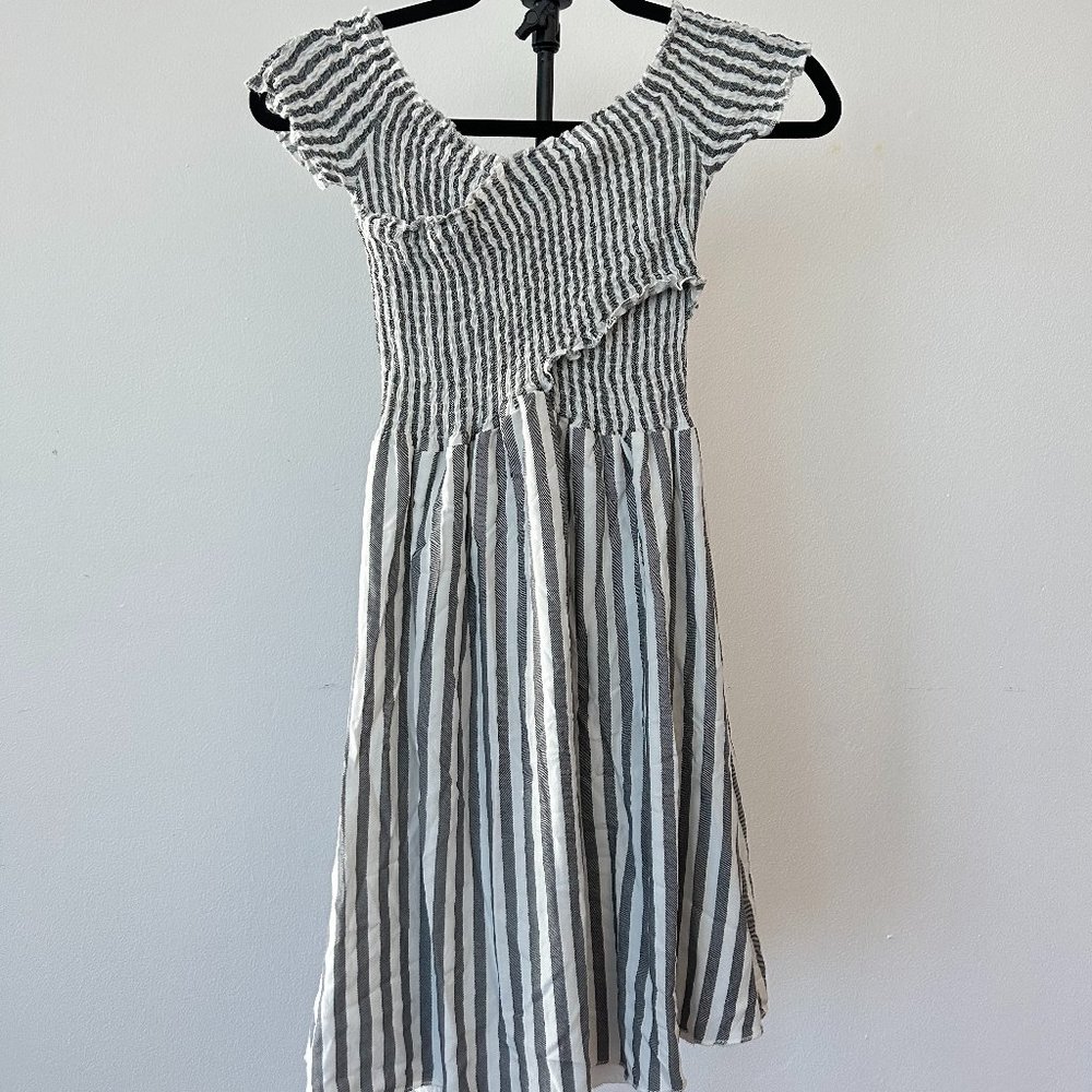 STRIPED MIDI DRESS (SIZE MEDIUM)
